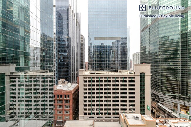 Building Photo - 215 W Lake St