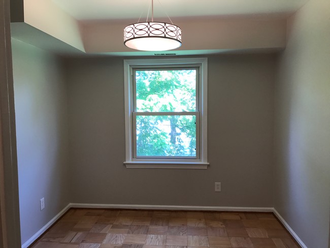 Building Photo - 394 Jackson St