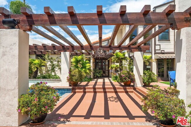 Foto del edificio - 2528 Angelo Dr