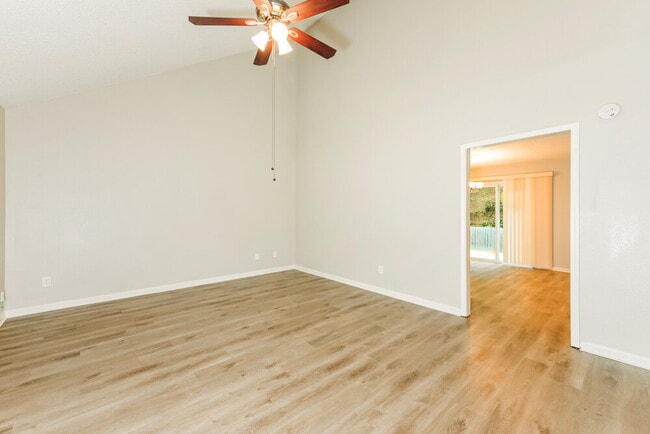 Building Photo - 1612 Picadilly Ct NE