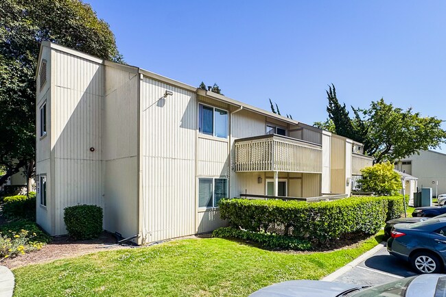 Building Photo - 4022 Abbey Terrace