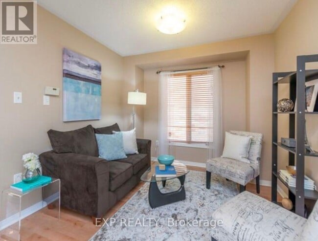 Building Photo - 30 Deerwood Crescent