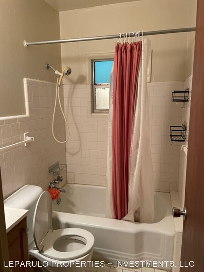 Foto del edificio - 2 br, 1 bath House - 808 N. Bronough St.