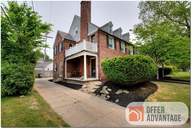 Building Photo - 3449 Glencairn Rd