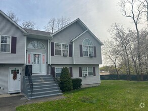 Building Photo - 1 Woodmere Pl