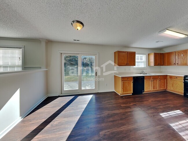 Building Photo - 1003 Glen Hollow Dr