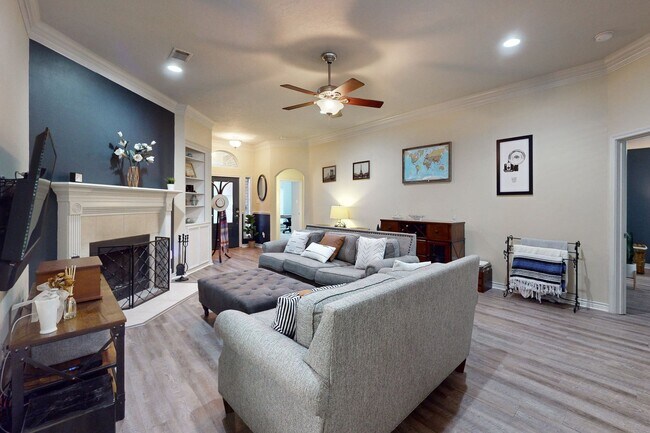 Foto del edificio - 3 bedroom, 2 bathroom home in the Castlega...