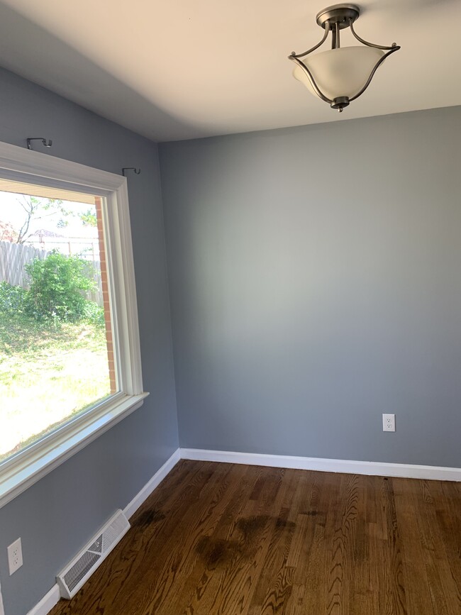 Building Photo - 507 Moran Ave