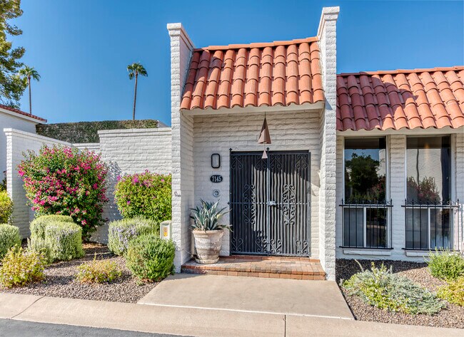 Foto del edificio - 7145 E McDonald Dr