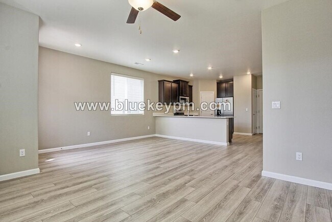 Foto del edificio - 4 Bed, 3 Bath Home Just off Ward Road and 4th Plain Blvd