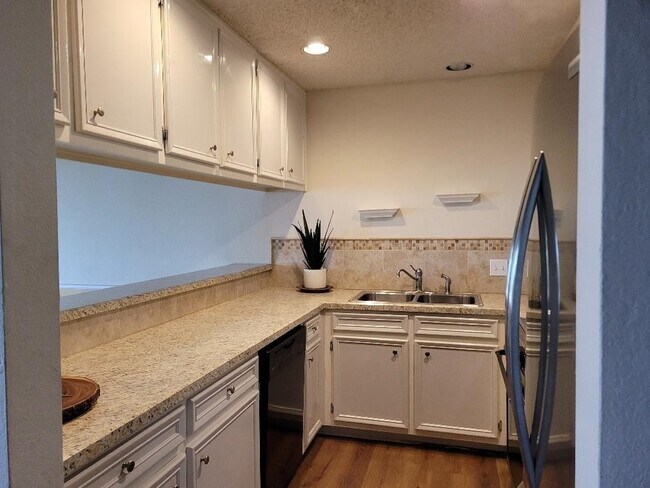 Building Photo - 501 Highlands Blvd