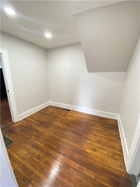 Foto del edificio - 538 E 37th St