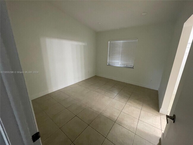 Building Photo - 20949 SW 84th Ct