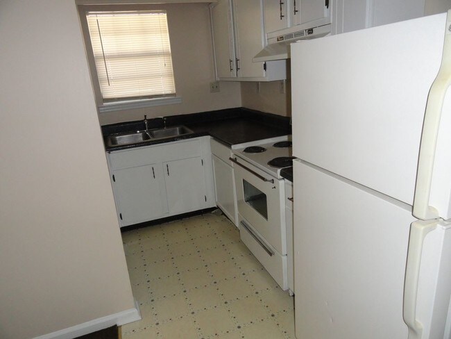 Building Photo - 200 Varnedoe Dr