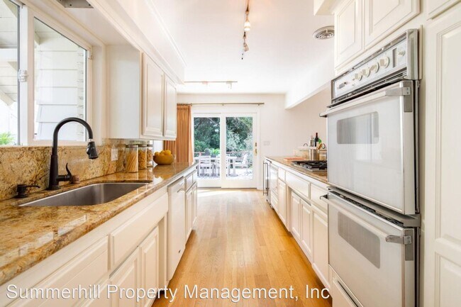 Foto del edificio - 4 br, 3 bath House - 12119 Foothill Lane
