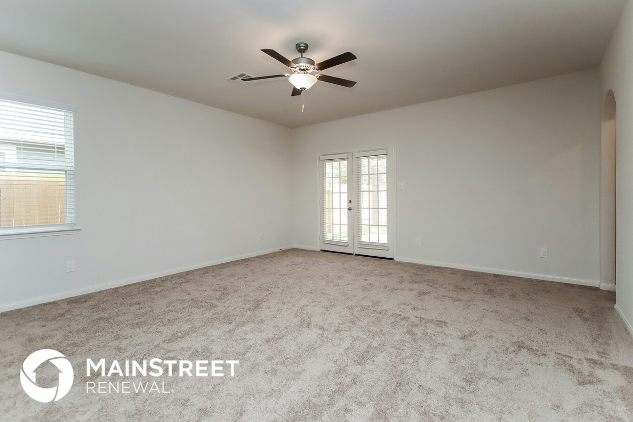 Foto principal - 21135 Titian Dr.