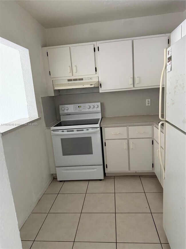 Foto del edificio - 13900 Lake Placid Ct