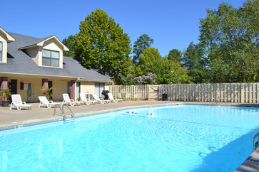 Building Photo - Fountain Lakes