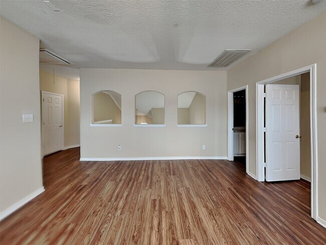 Foto del edificio - 2902 Auburn Falls Ln