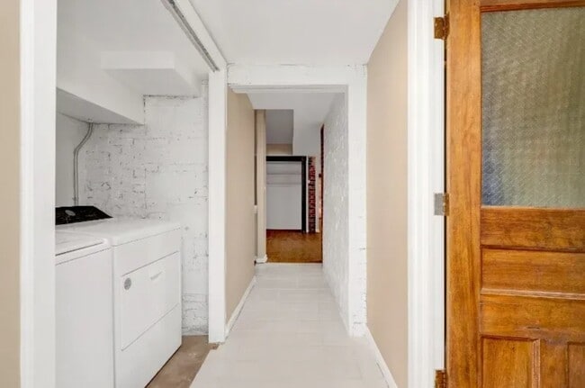 Hallway/laundry - 58 Buckingham St