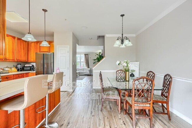 Building Photo - 403 Deer Hill Cir