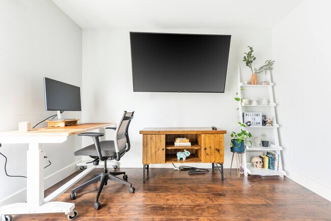 Foto del edificio - 3808 Southway Dr