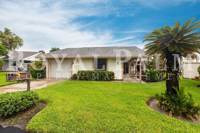 Foto del edificio - 3BR Home in The Forest — Renovated Elegance + One Month Rent Credit if You Apply by January 15th!