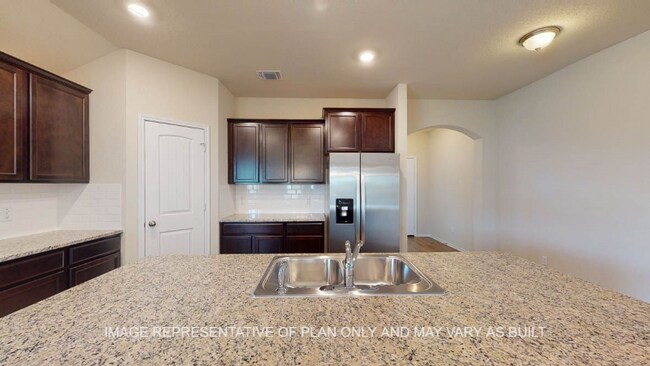 Building Photo - 10901 Hill Ln