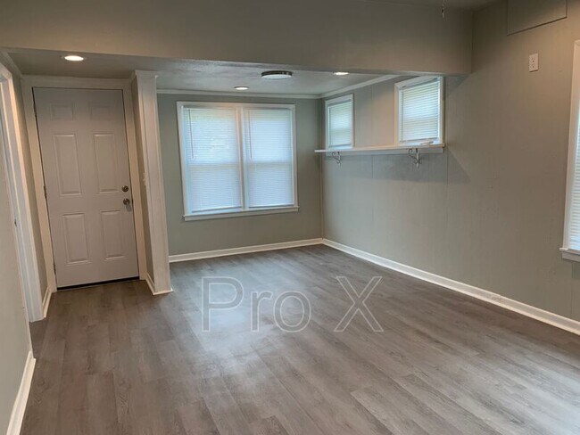 Foto del edificio - 609 W 9th St