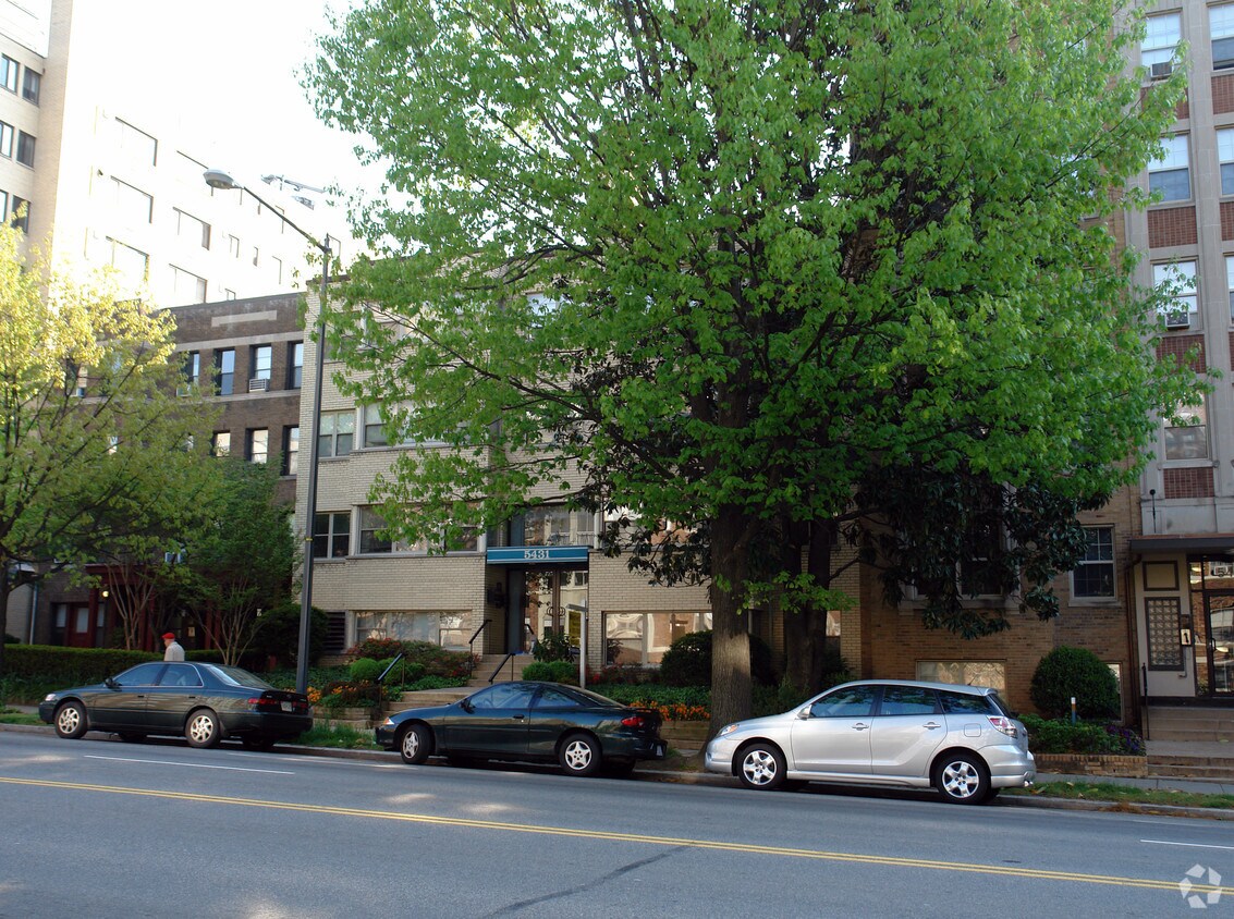 Foto del edificio - 5431 Connecticut Ave NW