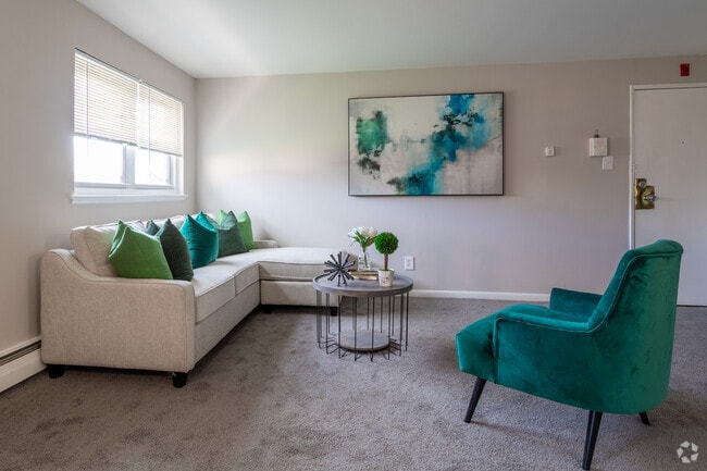 2HAB, 1BA 750SF Sala de estar - Riverview Crossings