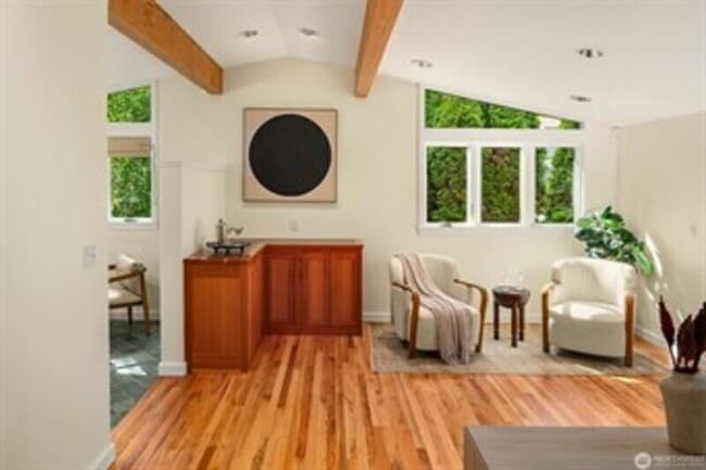 Foto del edificio - 4510 48th Ave NE