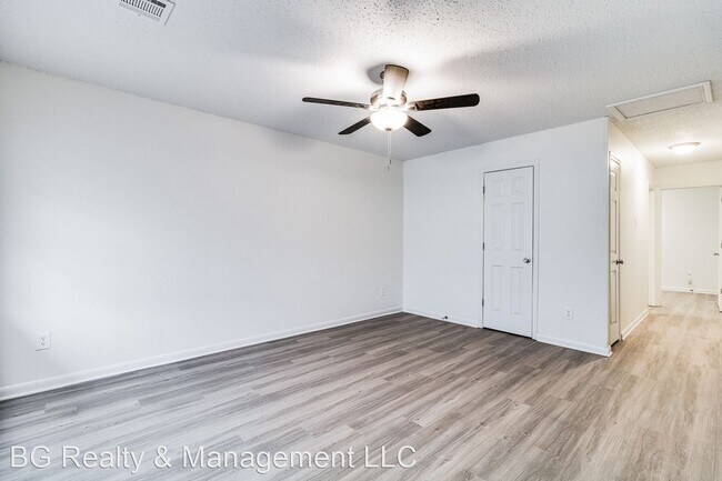 Building Photo - 4 br, 1 bath House - 419 Daffodil Loop