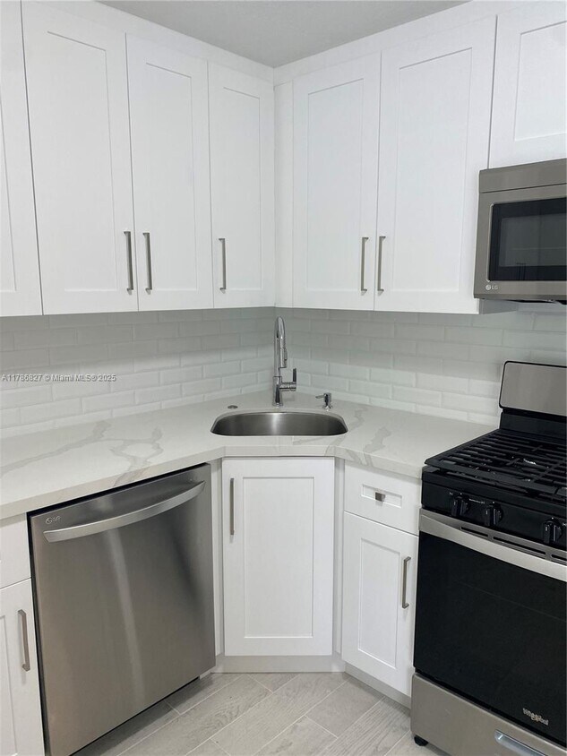 Foto principal - 3245 Virginia St