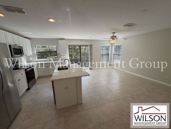 Foto del edificio - 5210 Windsor Lake Cir