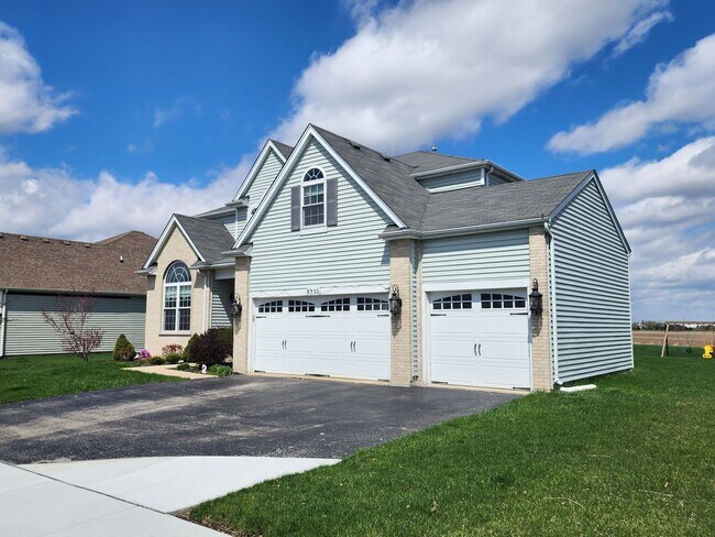 Foto del edificio - Kenosha 4 bedroom home