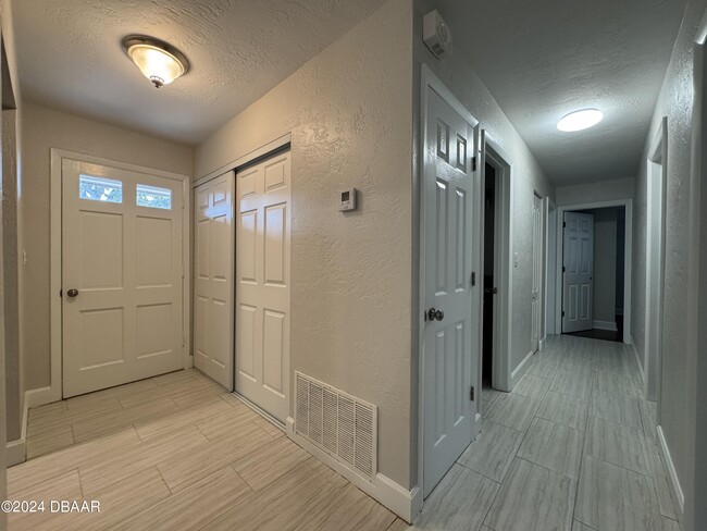 Building Photo - 1301 Cedar Cir