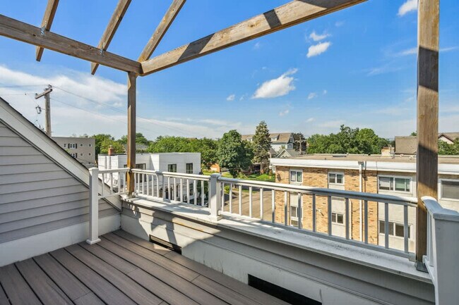 Foto del edificio - 2808 Colfax Ave South