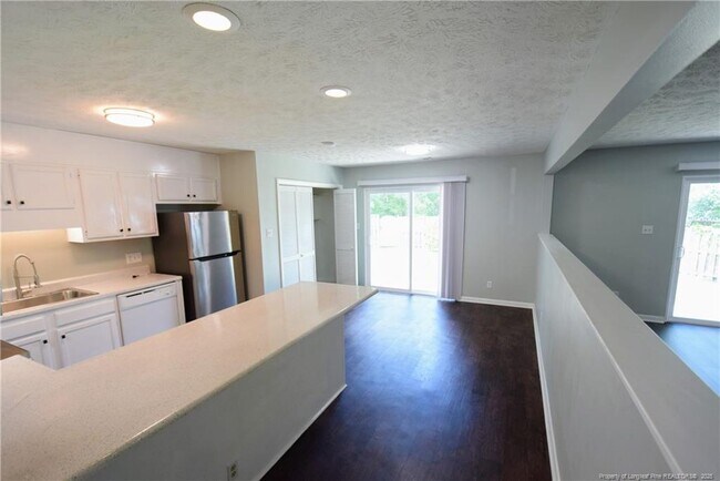 Foto del edificio - 6804 Brush Creek Rd