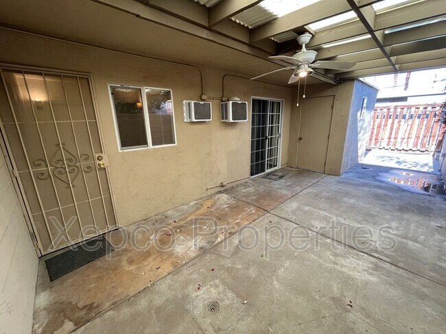 Building Photo - 552 S Mountain View Dr