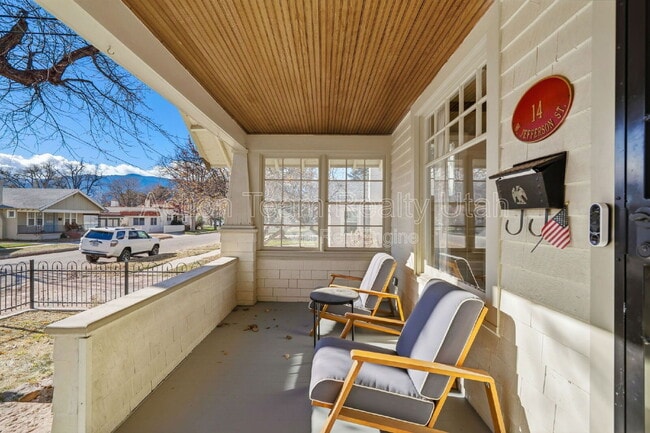 Foto del edificio - 14 W Jefferson St