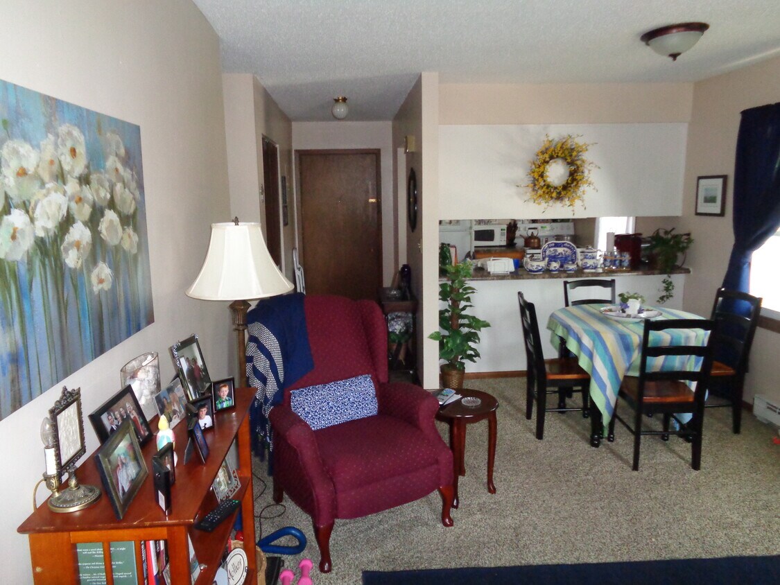Living Room - 10 1st Ave NW
