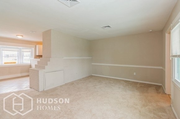 Building Photo - 276 Pinewood Dr