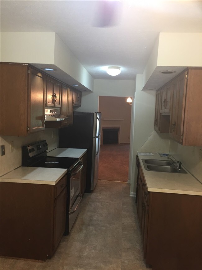 Building Photo - 501 Piping Rock Rd