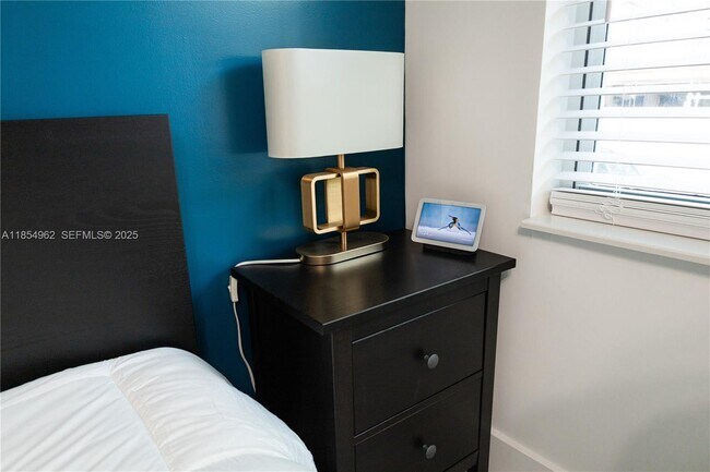 Foto del edificio - 224 Meridian Ave