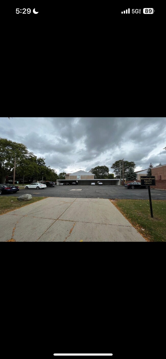 Foto del edificio - 150 Bird Ave