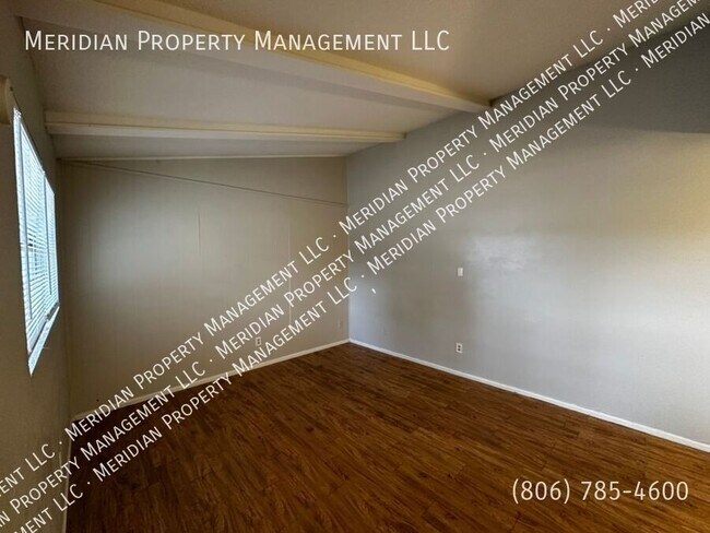 Foto del edificio - 1714 Elkhart Ave