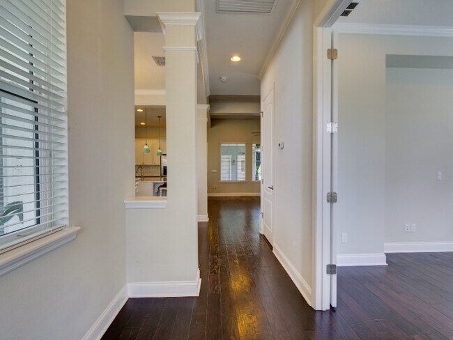 Foto del edificio - 8300 Nemours Pkwy
