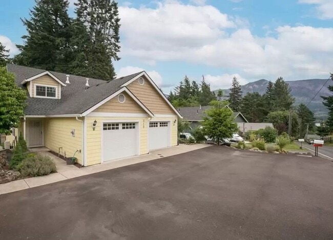 Building Photo - Beautiful Home in Stevenson