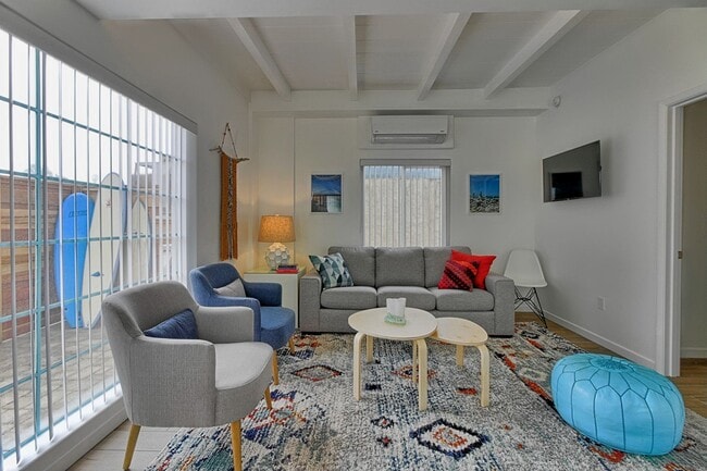 Building Photo - 1076S - Seaward Beach Modern Bungalows